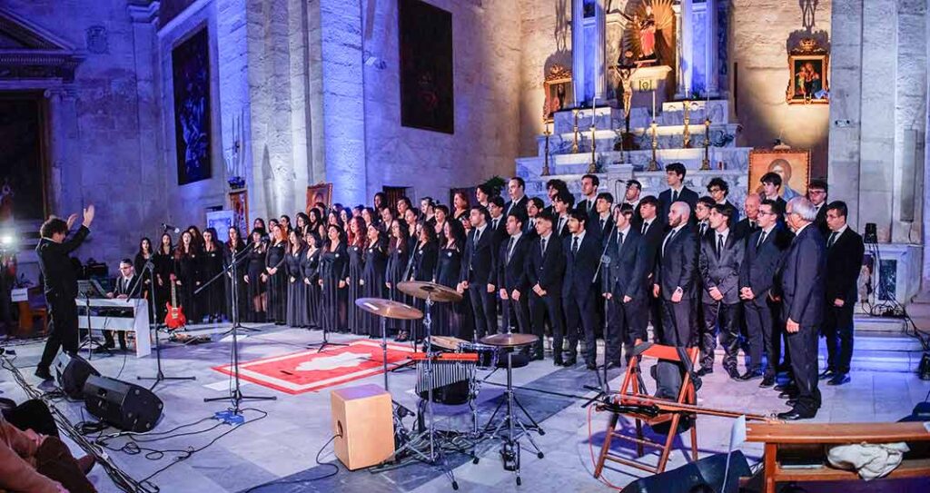 Il Festival delle Bellezze ritorna a Ittiri per una serata dedicata ai Queen 2 Insieme Vocale Nova Euphonia e Coro Studentesco Citta di Sassari