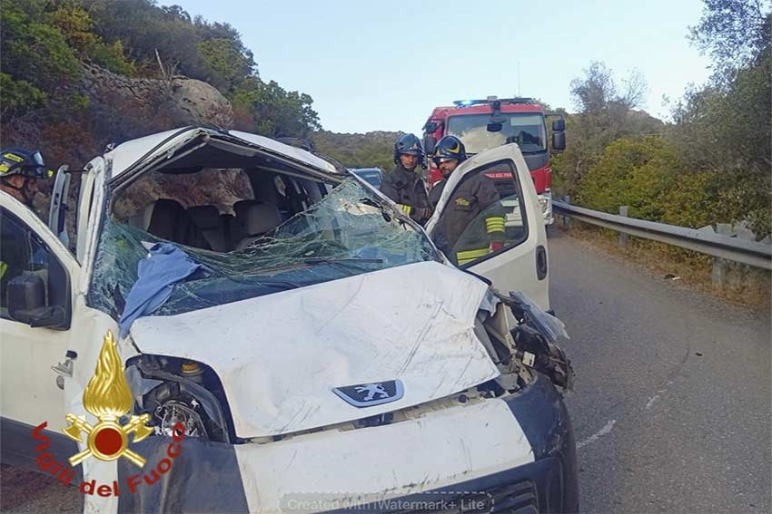 Furgoncino incidente Arzachena Cannigione
