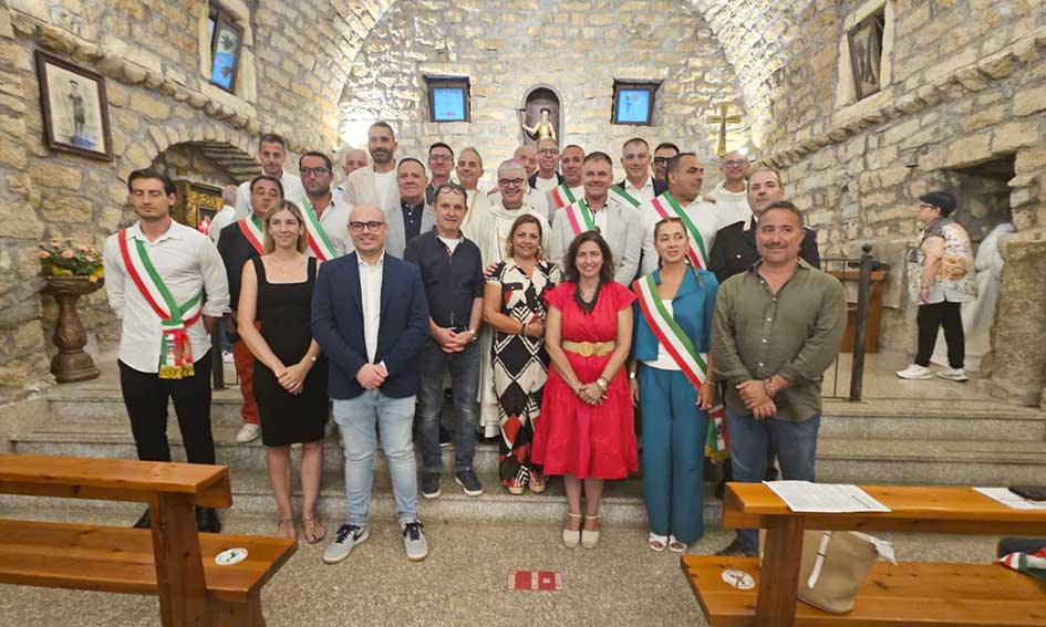 Folla di fedeli a Monti per la festa di San Paolo e il pellegrinaggio giubilare dei Sindaci 1 Giubileo sindaci Monti festa San Paolo