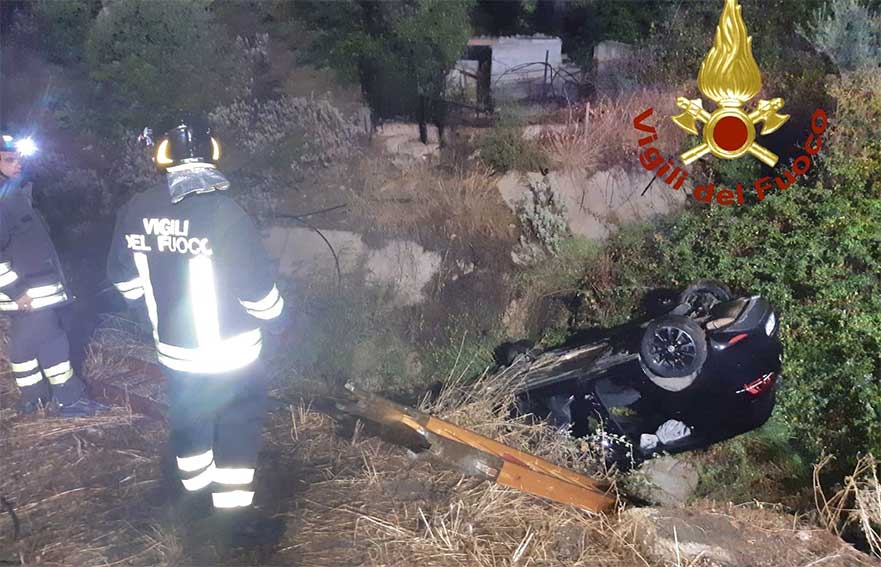 Santa Maria Coghinas. Auto esce di strada e si ribalta in un canale, ferita la conducente 1 Incidente Santa Maria Coghinas