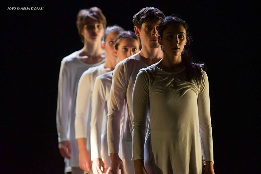 “Corpi in movimento”, venerdì a Ittireddu lo spettacolo coreutico "Riti di passaggio" 1 RITI DI PASSAGGIO Mandala Dance Company