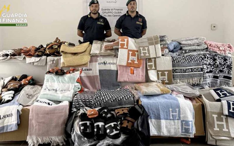 Articoli contraffatti sequestro GdiF Sassari
