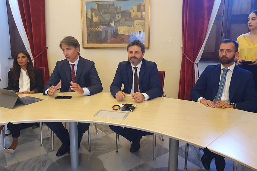 Dall'aria propanata al metano, Sassari si prepara alla rivoluzione della rete cittadina 1 Conferenza stampa Medea Comune di Sasasri