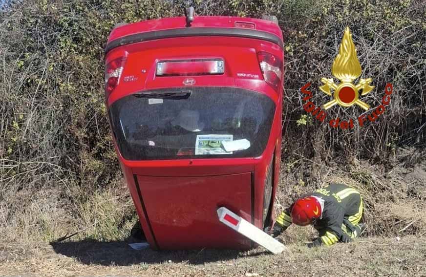 Auto si ribalta sulla Provinciale 11, in ospedale una bambina e una donna 1 Incidente sp 11 tra Paulilatino e Ula Tirso