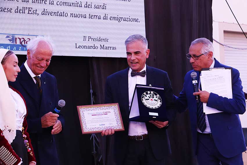 Premio Maria Carta 2025, consegnati ieri a Siligo i riconoscimenti a Bennato, Salmo e Ligas 5 Premiazione Circolo Shardana di Varsavia