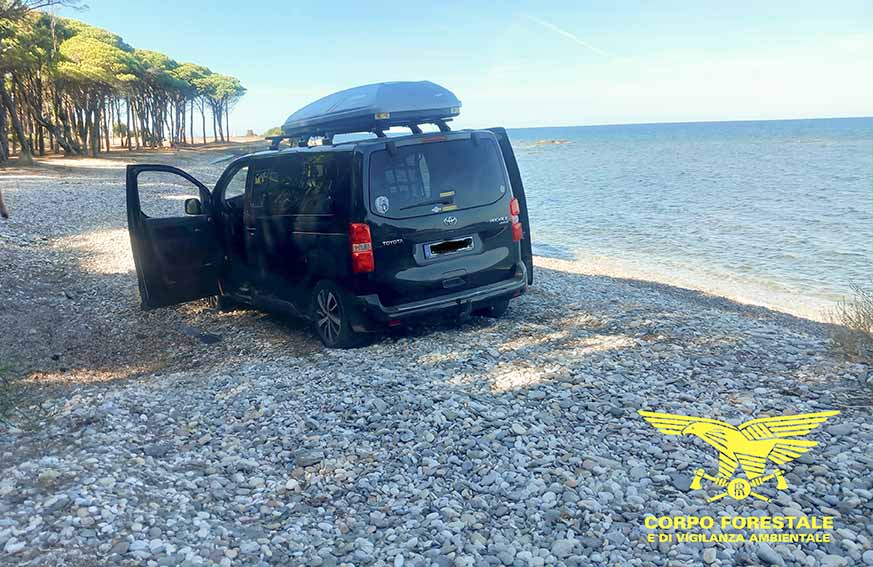 Siniscola. Con il camper sulla spiaggia dei Confetti, sanzionato turista tedesco 1 camper spiaggia dei confetti Siniscola