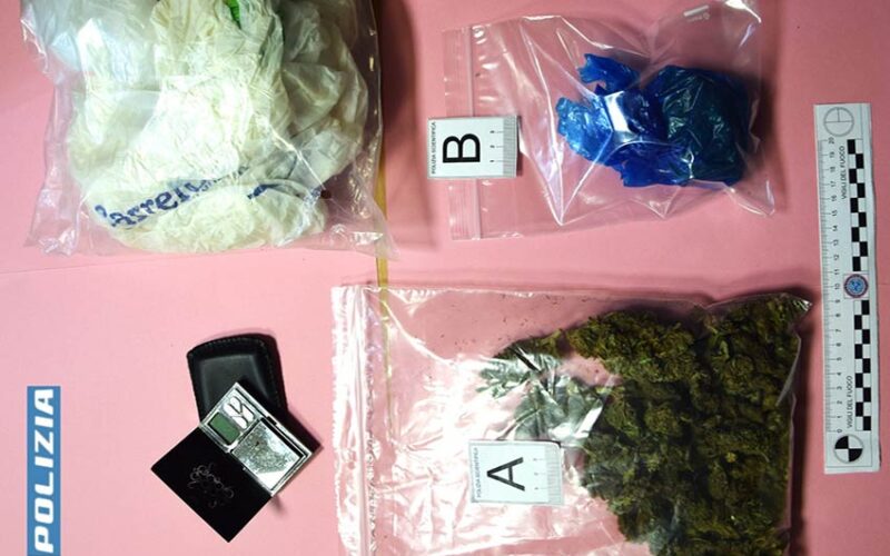 Denuncia Polizia ragazzo per spaccio di droga