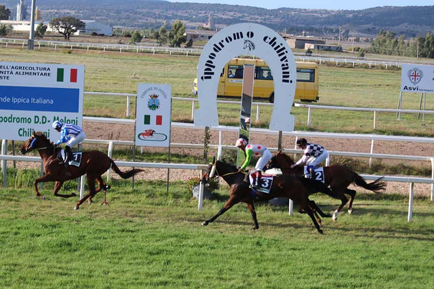 Ippodromo di Chilivani, quinta vittoria per Sofia Valenzesca. Ok anche Galusé boy, Giorgetto e Granata 1 Larrivo di Galuse Boy