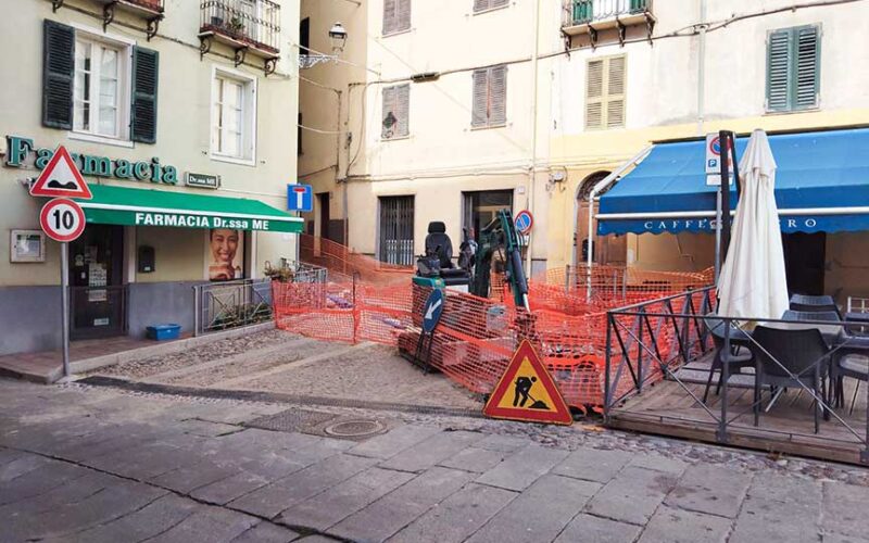 Lavori Abbanoa Ozieri piazza Garibaldi