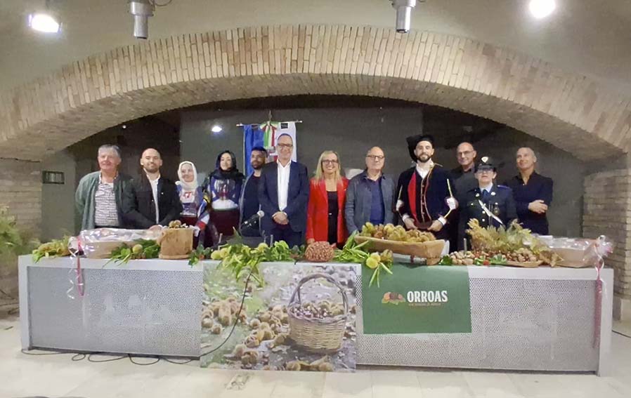 Ad Aritzo il 25-26 ottobre la 53ª Sagra delle castagne e delle nocciole 2 Presentazione sagra delle castagne e delle nocciole di Aritzo