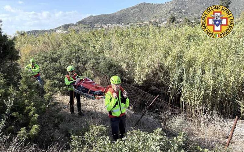 Sinnai, turista tedesca si infortuna durante un'escursione: interviene il Soccorso Alpino 4 Soccorso Alpino a Sinnai recupero escursionista