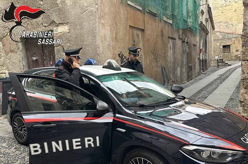 Sassari, lite tra coinquilini finisce a coltellate: un arresto nella notte 1 Carabinieri Sassari