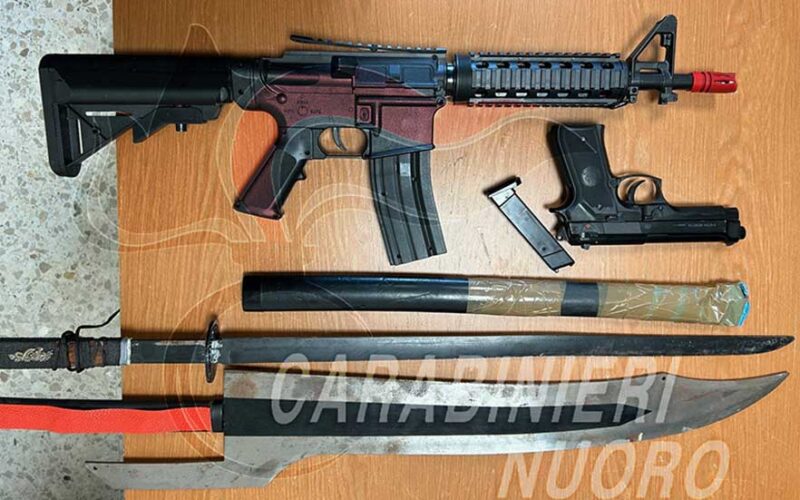 Onani denunciato ragazzo possesso armi