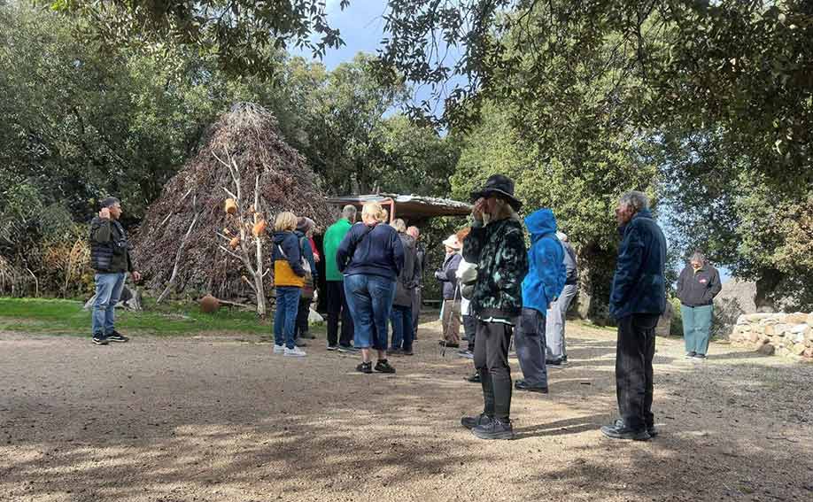 Sardegna, stagione crocieristica 2025 in linea con quella dello scorso anno 2 Turisti a Orgosolo