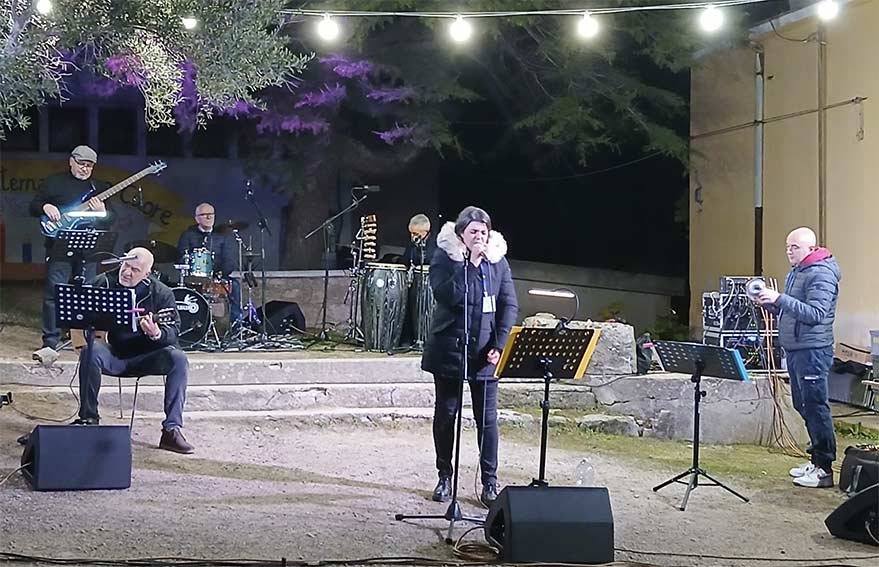 A Berchidda i canti natalizi della tradizione risuonano con i Bonayres e Antonio Meloni 1 Bonayres a Berchidda a Notte de Chelu 2025