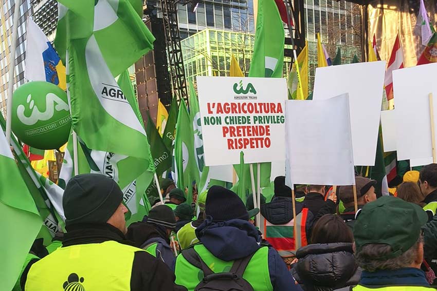 Anche Cia Sardegna in piazza a Bruxelles per dire «no al taglio delle risorse» proposto dall'Ue 1 Cia Sardegna a