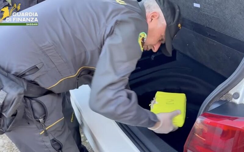 Guardia di Finanza Porto torres arresto 46enne spagnola per cocaina