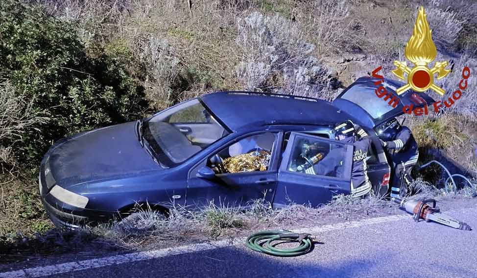 Castelsardo. Auto esce di strada sulla Sp 90, ferito il conducente 1 Incidente Sp 90 Castelsardo