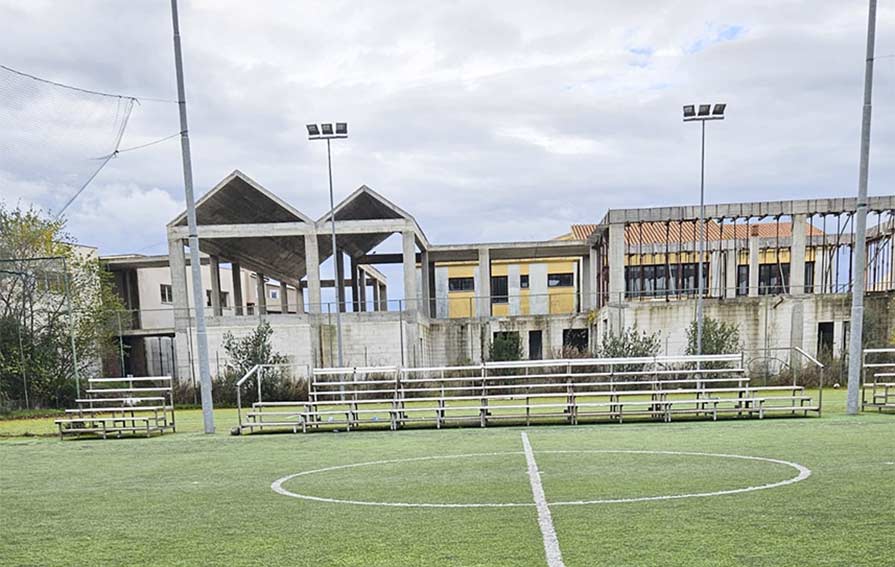 Monti, dopo 4 anni di stop ripartono i lavori del nuovo polo scolastico 1 Polo scolastico Monti