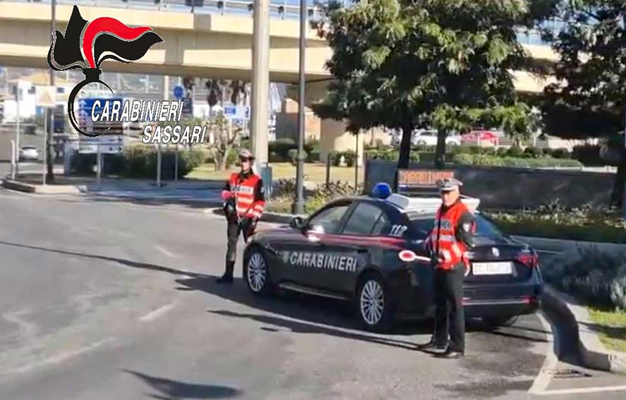 Capodanno sicuro, intensificati i controlli dei Carabinieri in tutto il Nord Sardegna 1 Posto di blocco Carabinieri Sassari