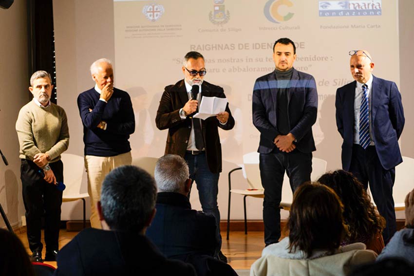 "Raighinas de identidade”, partecipato convegno a Siligo sul futuro della lingua sarda 1 Raighinas de identidade a Siligo