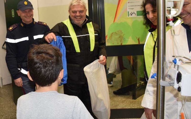 Befana del Poliziotto ospedale pediatrico Sassari