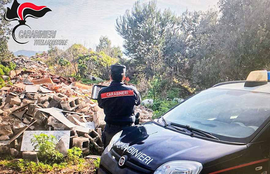 Gestione illecita di rifiuti, due denunce a La Maddalena 1 Carabinieri Forestali Caprera