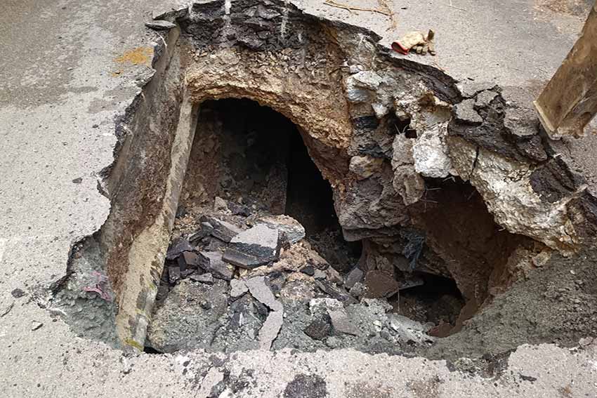 Sassari. Lavori Abbanoa in viale San Francesco, chiuso il tratto finale 1 Strada crollata in viale San Francesco a Sassari