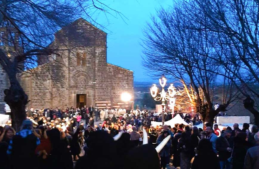 “Carazzas”, Il 28 febbraio ad Ardara la sfilata delle maschere tradizionali sarde 1 Chiesa Ardara Carazzas