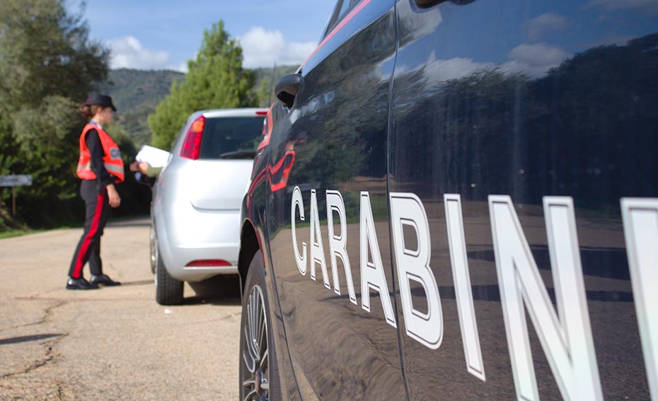 Carabinieri posto di blocco