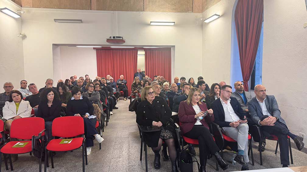 Referendum giustizia, sala gremita a Ozieri per l'incontro organizzato dai promotori per il Sì 2 Convegno referendum comitato si Ozieri