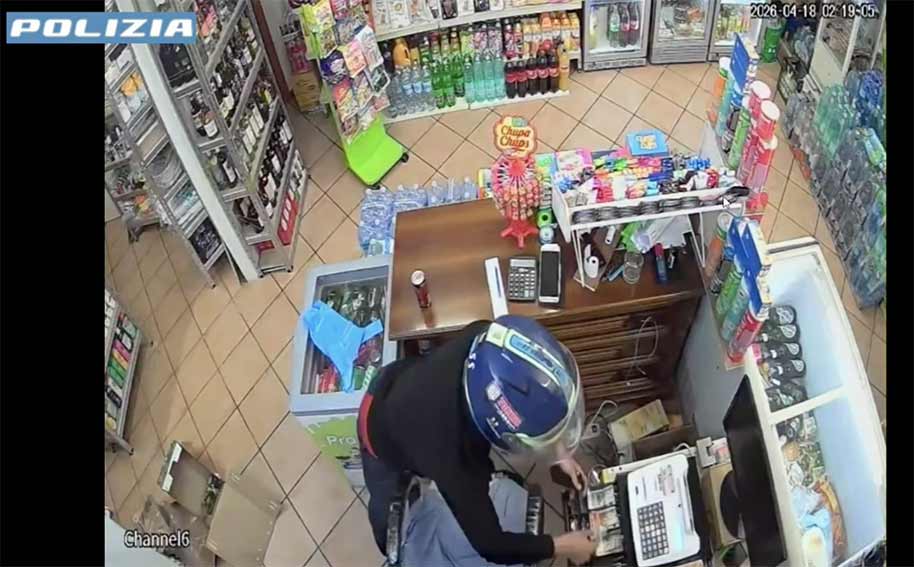 Arrestato a Sassari giovane con martello