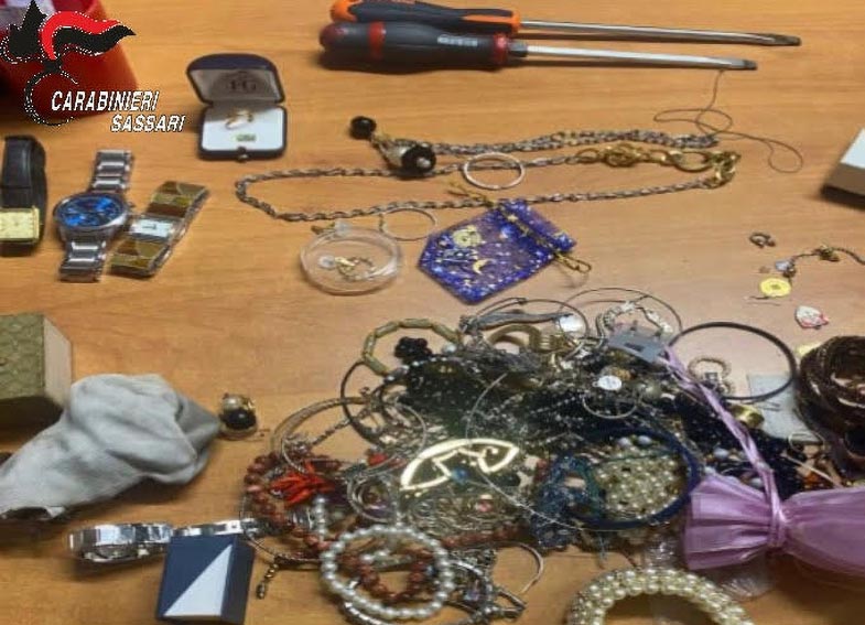 Feturtiva furto Loiri Porto San Paolo