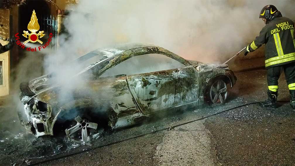 Auto incendiata a Cala Gonone
