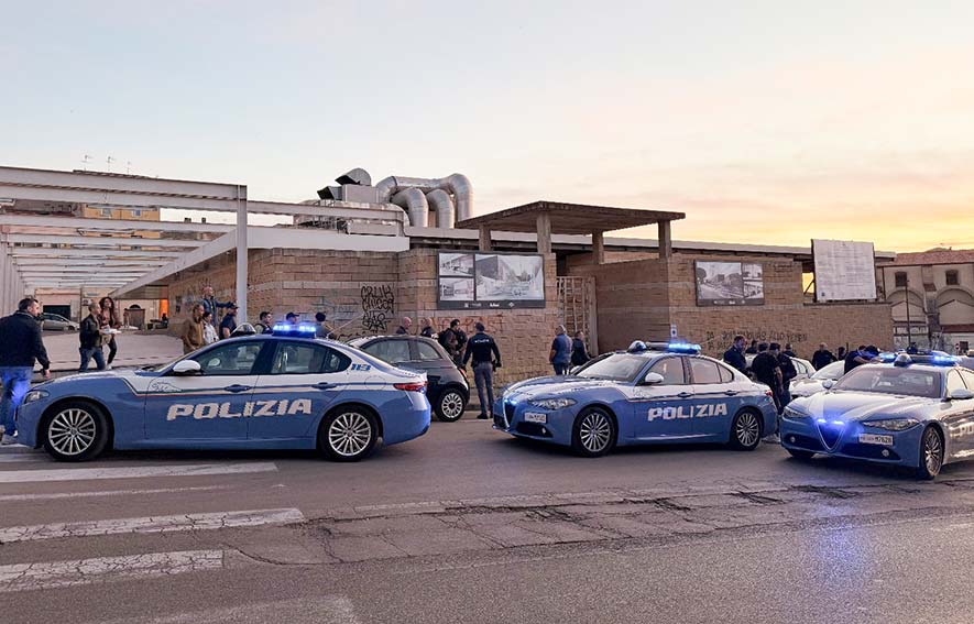 Controlli Polizia piazza Mercato Sassari