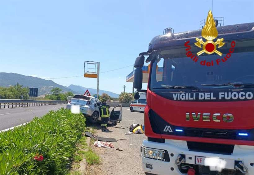 Bmw fuori strada sulla 131 Dcn: ferito il conducente, interviene l'elisoccorso 2 Incidente Lula 131 dcn