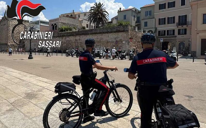 Carabinieri in bici elettrica Alghero