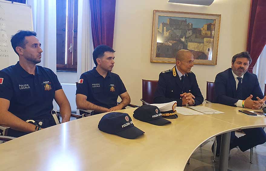 Sassari, tolleranza zero per chi occupa senza titoli i parcheggi per disabili 2 Comandante PL Gianni Serra e sindaco Mascia