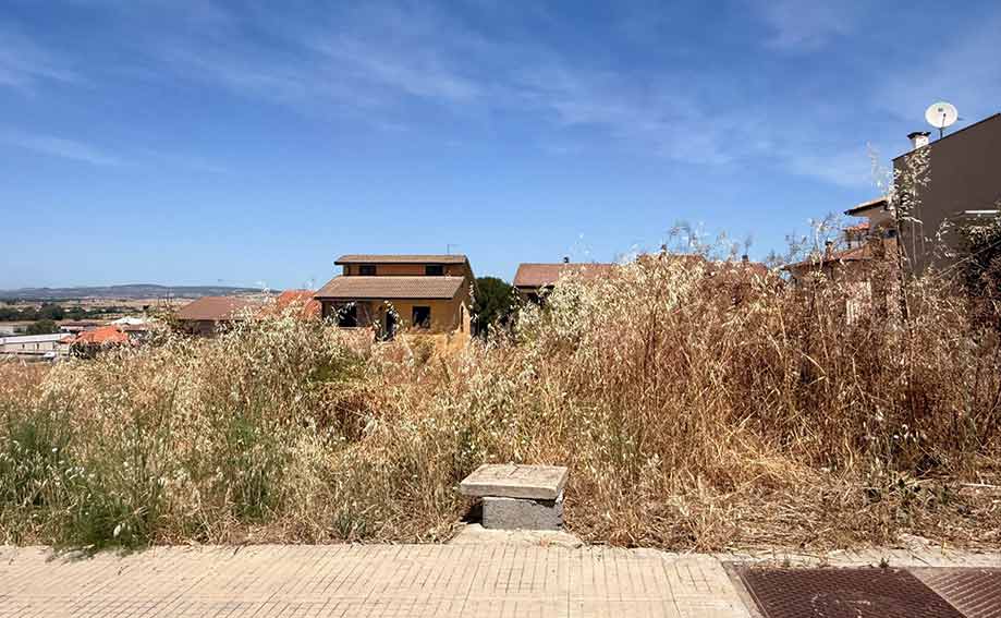 Decoro urbano, Ozieri Civica: «Città abbandonata. Dopo 4 anni solo slogan e promesse disattese» 2 Ozieri Civica decoro urbano