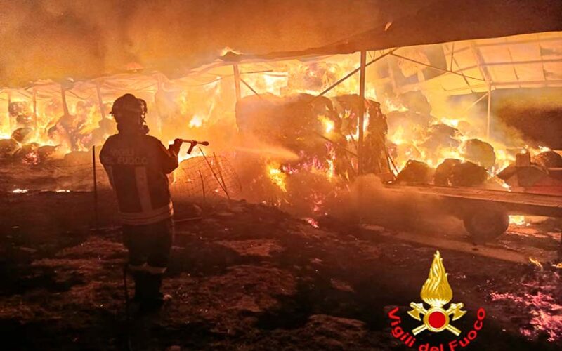 Incendio capannone Benetutti