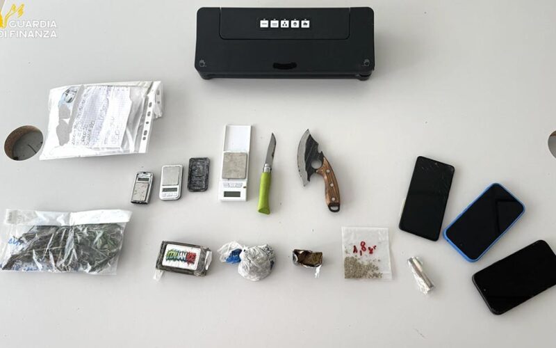 Droga Olbia arresto 22enne