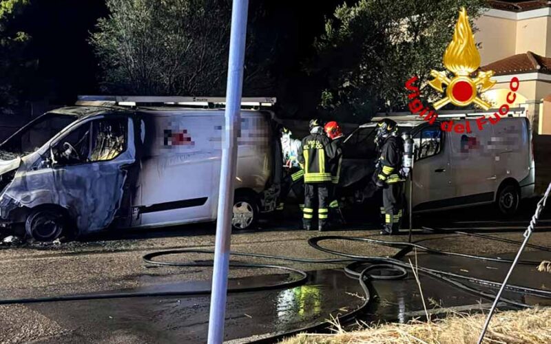 Incendio furgoni Olbia