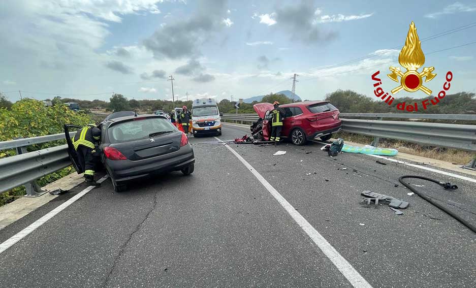 Scontro frontale sulla SS 125 a Orosei, 4 feriti: due trasferiti in elicottero a Sassari 3 Incidente Orosei 2