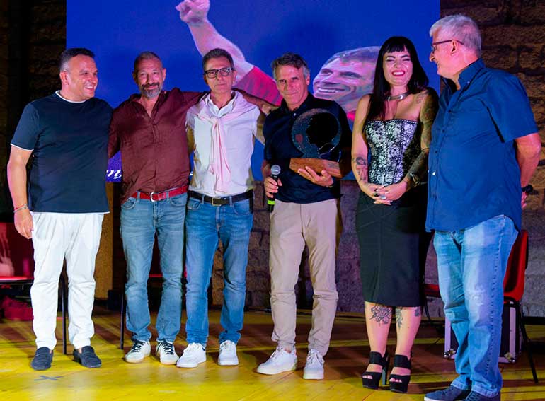 Telti, Premio Inzaina: i vincitori delle tre categorie 2 Matteo Sanna Gianmario Inzaina Vittorio Pinducciu Claudia Aru Enrico Gaviano