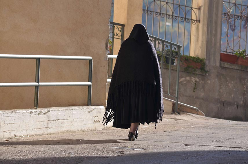 Donna sarda anziana