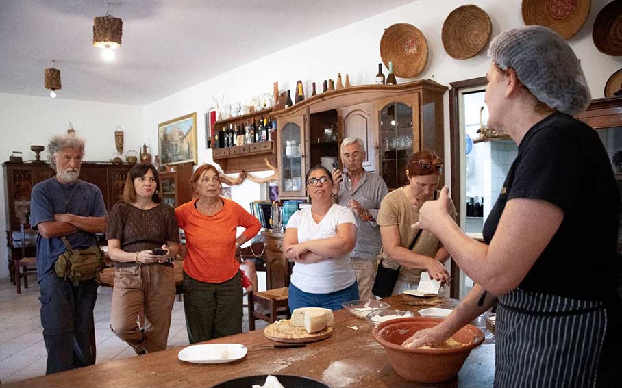 Syusy Blady in Ogliastra per Itacà: pasta fresca e cibo dei centenari all'agriturismo Murtarba di Villagrande 2 Villagrande Strisaili Syusy Blandy