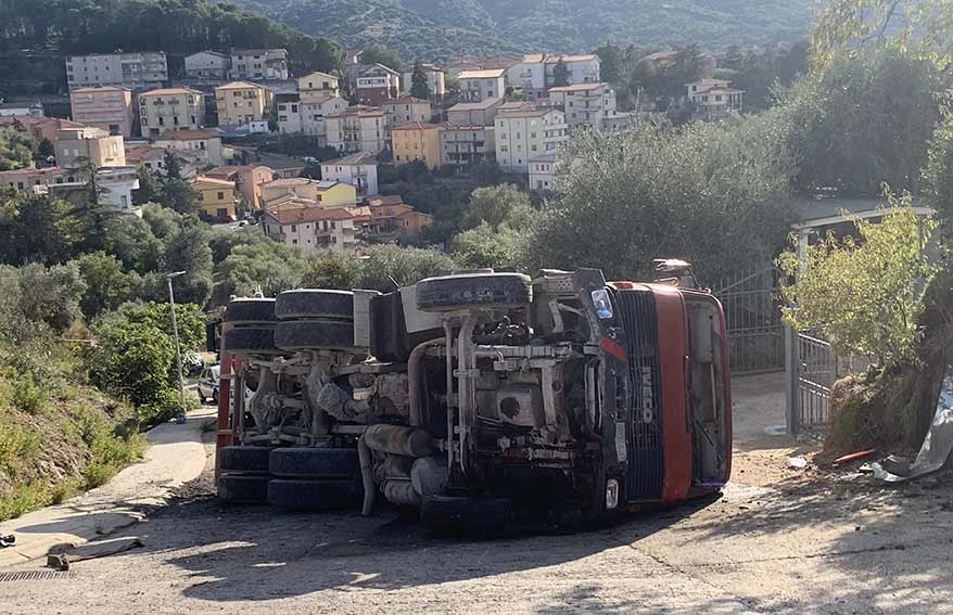 Autobetoniera ribalta Ozieri via Filippo Lai