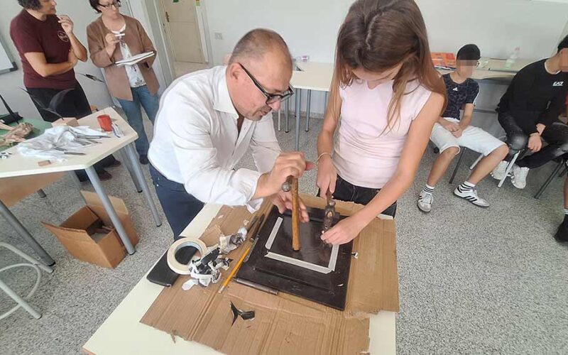 Castelsardo laboratorio al liceo con il maestro Roberto Ziranu