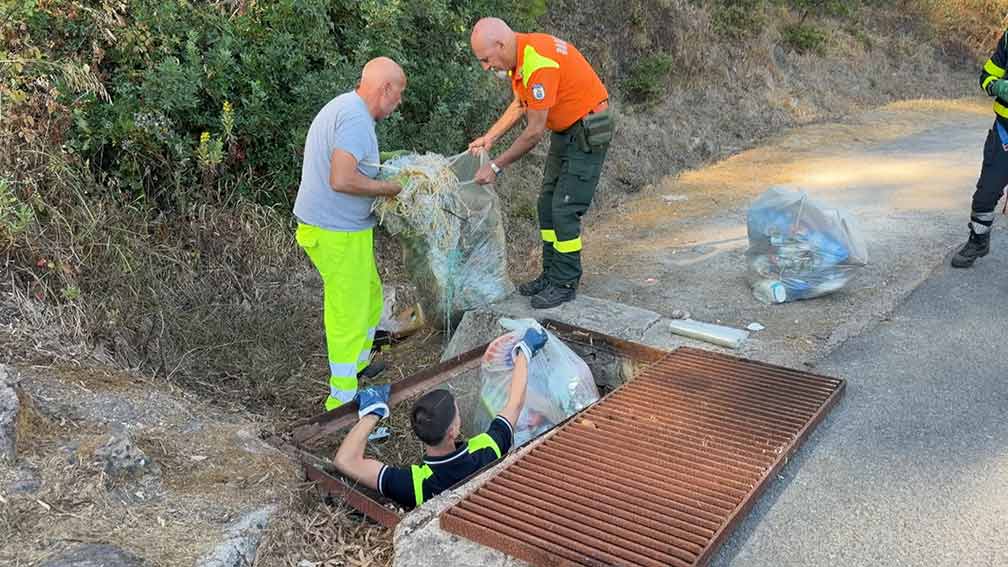 Castelsardo, il Comune recupera oltre 2 tonnellate di rifiuti lungo la strada statale 134 2 Castelsardo raccolta rifiuti